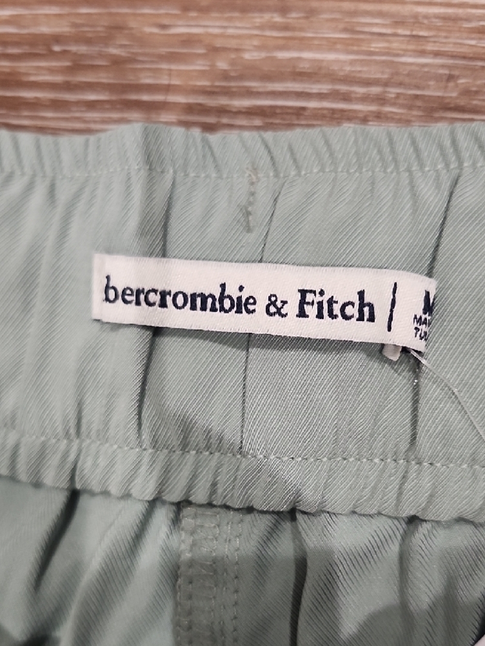 NWT Abercrombie & Fitch Sage Green Athleisure Light Beach Drawstring Joggers Med - Picture 2 of 9